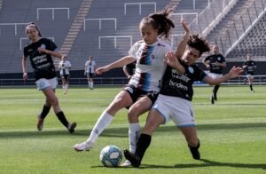 Lee más sobre el artículo Fútbol femenino: COMENZÓ EL CAMPEONATO YPF CON INTERESANTES EXPECTATIVAS