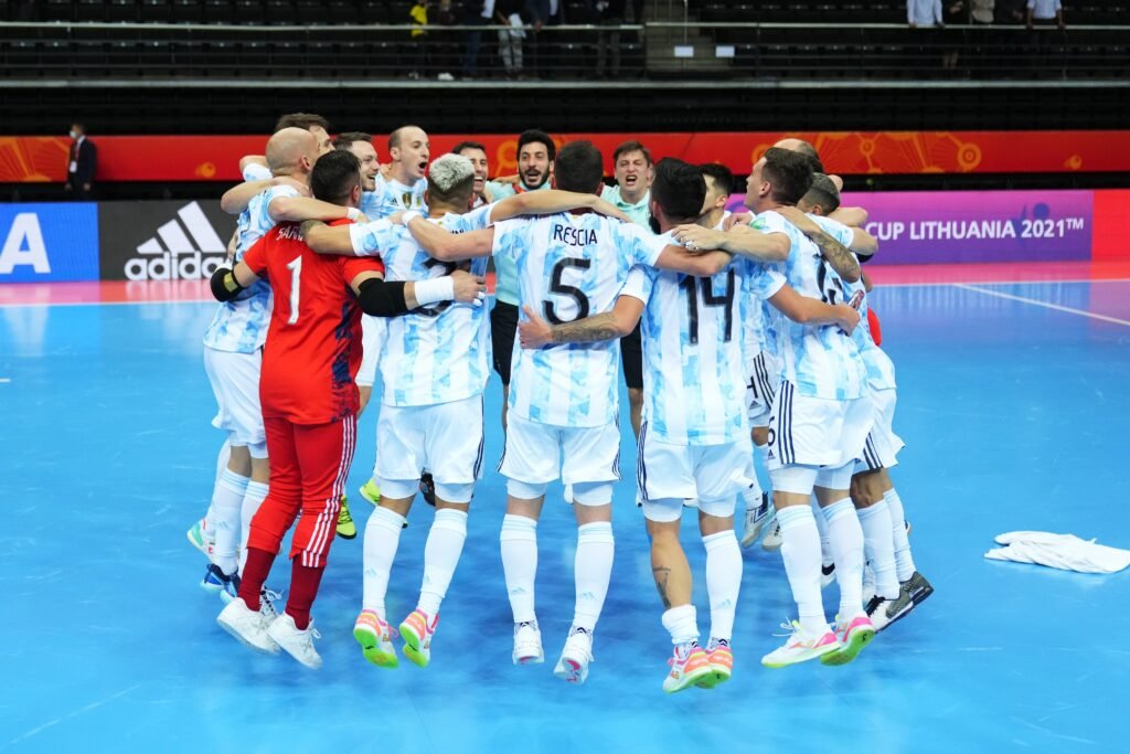 Futsal masculino: ARGENTINA DERROTÓ A BRASIL EN EL MUNDIAL Y ES FINALISTA