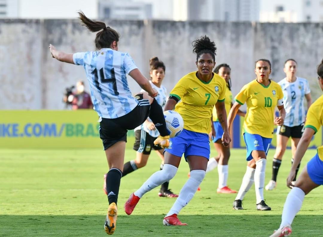 En este momento estás viendo Fútbol femenino: DURA DERROTA DEL SELECCIONADO NACIONAL FRENTE A BRASIL