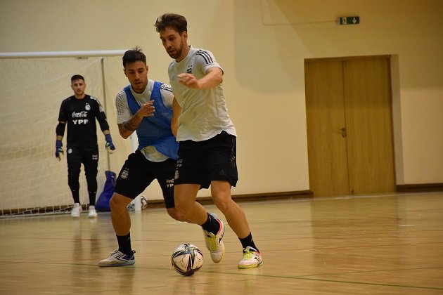 En este momento estás viendo Futsal: PRIMER ENTRENAMIENTO DE LA SELECCIÓN ARGENTINA EN LITUANIA