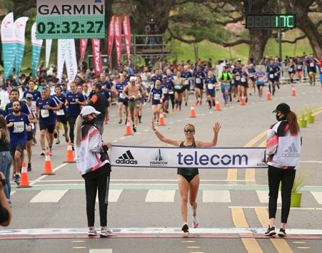 En este momento estás viendo Atletismo: VOLVIÓ EL MARATÓN DE BUENOS AIRES Y HUBO FIESTA EN LAS CALLES PORTEÑAS