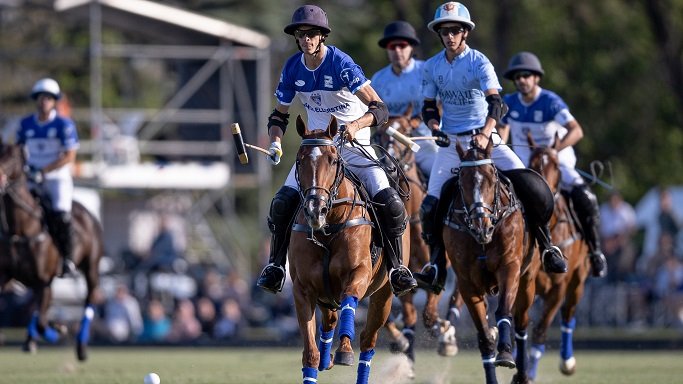 En este momento estás viendo Polo masculino: TRIUNFOS DE RS MURUS SANTUS, LA DOLFINA BRAVA, LA NATIVIDAD Y LA DOLFINA SAUDI PT EN EL 128° ABIERTO DE HURLINGHAM