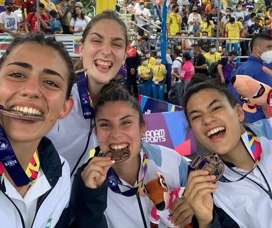 En este momento estás viendo Juegos Panamericanos Junior Cali Valle 2021: BÁSQUET 3X3 | LA SELECCIÓN ARGENTINA FEMENINA SUPERÓ A  CHILE Y GANÓ EL BRONCE