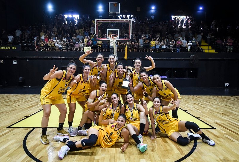 En este momento estás viendo Básquet femenino: BERAZATEGUI ES BICAMPÉON DE LA LIGA FEMENINA