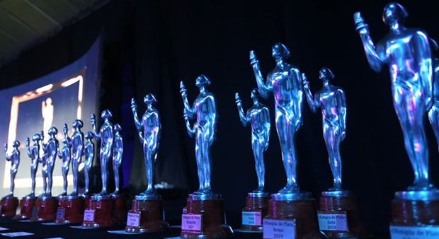 En este momento estás viendo Eventos: TERNAS DE LOS PREMIOS OLIMPIA 2021