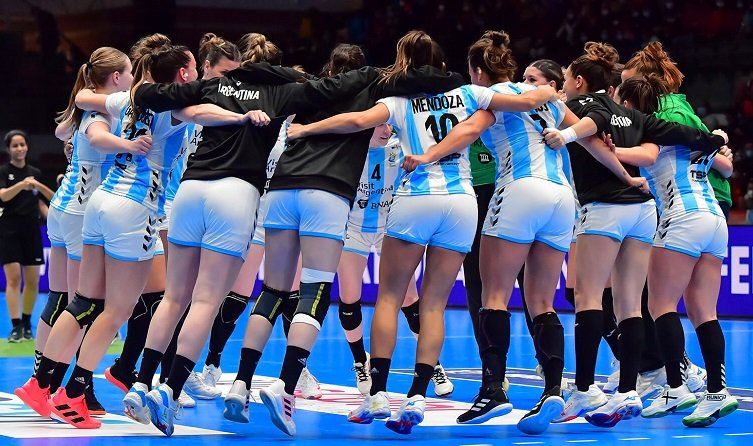 En este momento estás viendo Handball femenino: ARGENTINA VENCIÓ A CHINA Y CLASIFICÓ A LA RONDA FINAL DEL MUNDIAL