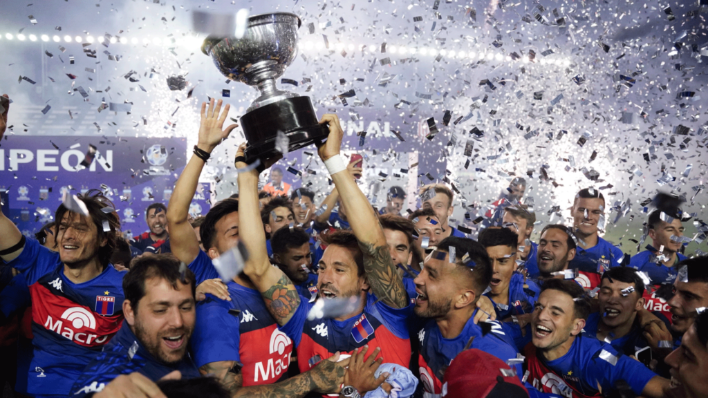 Futbol Argentino: TIGRE REGRESA A LA LIGA PROFESIONAL JUNTO A BARRACAS CENTRAL