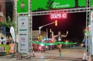 Lee más sobre el artículo Altetlismo: FEDERICO BRUNO Y FLORENCIA BORELLI GANARON EN URUGUAY