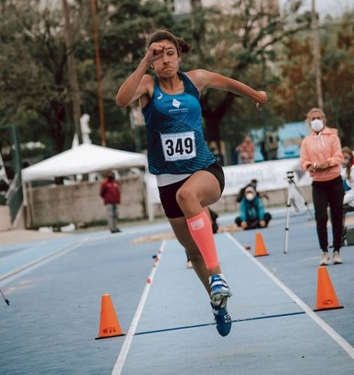 En este momento estás viendo Atletismo: SILVINA OCAMPOS HIZO SU DEBUT EN PISTA CUBIERTA EN ESPAÑA