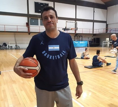 En este momento estás viendo Básquet femenino: MARIANO MARCOS, FLAMANTE COORDINADOR DE LAS SELECCIONES FORMATIVAS