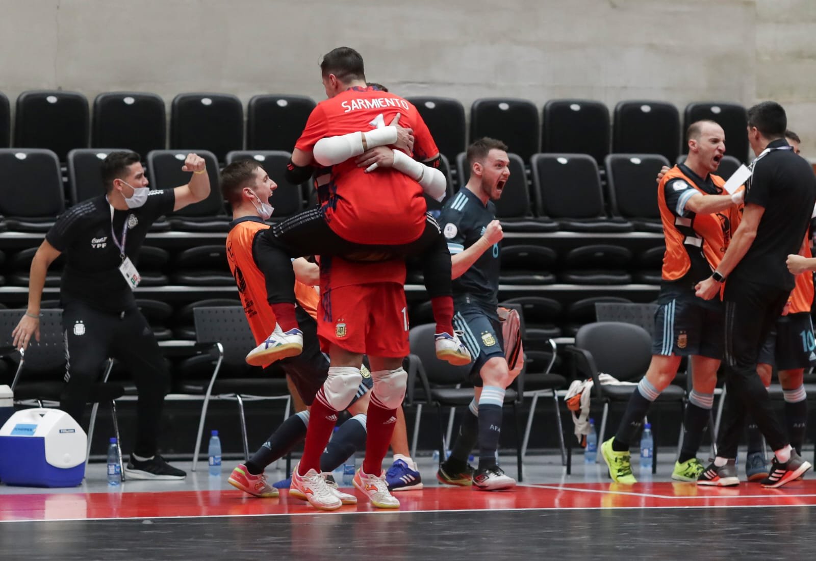 En este momento estás viendo Futsal masculino: ARGENTINA VENCIÓ A BRASIL Y JUGARÁ LA FINAL DE LA COPA AMÉRICA 2022
