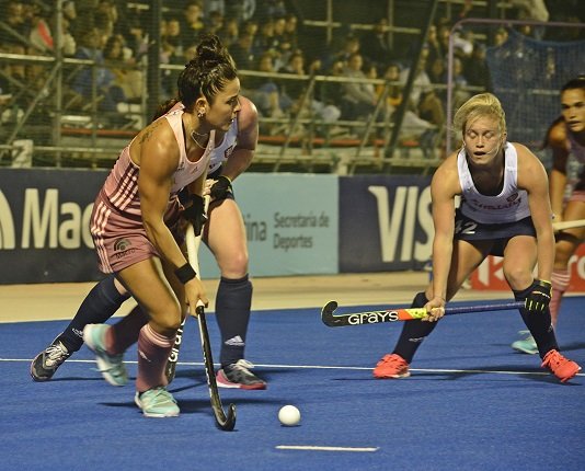 En este momento estás viendo Hockey césped femenino: LAS LEONAS DEBUTARON CON PUNTO BONUS EN FIH PRO LEAGUE
