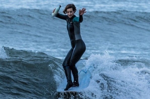 En este momento estás viendo Surf: «VOLVÍ A SENTIR LA NECESIDAD DE METERME AL MAR» AFIRMÓ AGOSTINA PELLIZZARI
