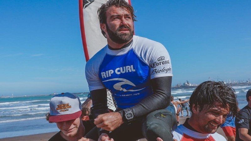 En este momento estás viendo Surf:  TOMÁS LÓPEZ MORENO SE QUEDÓ CON EL TOUR ARGENTINO 2021; ORNELLA PELLIZZARI LIDERA EN DAMAS