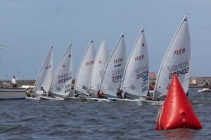 Lee más sobre el artículo Yachting/Vela: LAS MEDAL RACE CORONARON LOS CAMPEONES EN LAS CLASES OLÍMPICAS Y JUVENILES