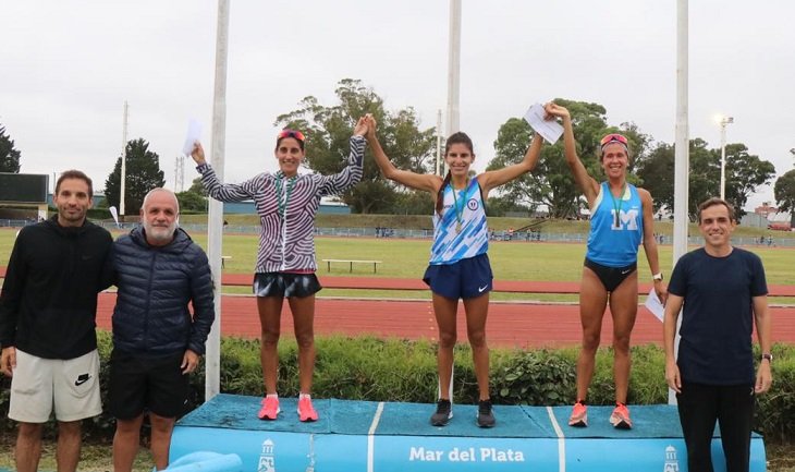 En este momento estás viendo Atletismo: DAIANA OCAMPO Y JULIÁN MOLINA, GANADORES DEL NACIONAL DE 10.000 METROS