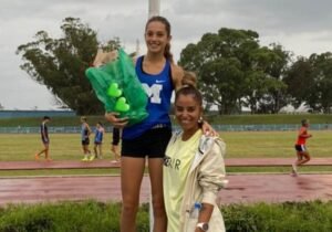 Lee más sobre el artículo Atletismo: LA LLUVIA NO FRENÓ EL DESARROLLO DEL TORNEO «VIVERO ANTONIUCCI»