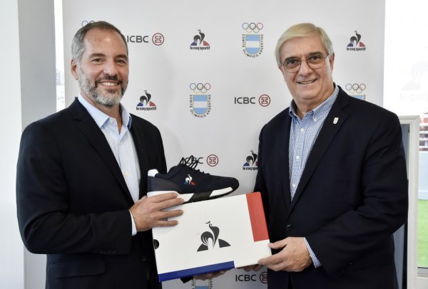 En este momento estás viendo PRESENTACIÓN DE LA INDUMENTARIA OFICIAL DE LA DELEGACIÓN ARGENTINA PARA ROSARIO 2022