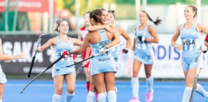 Lee más sobre el artículo Hockey césped femenino: LAS LEONCITAS GANARON EN SU SEGUNDA PRESENTACIÓN EN EL MUNDIAL JUNIOR
