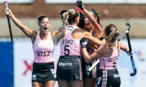 Lee más sobre el artículo Hockey césped femenino: LAS LEONCITAS GOLEARON A URUGUAY EN EL MUNDIAL JUNIOR