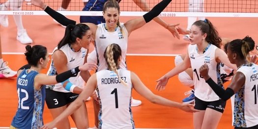En este momento estás viendo Voley femenino: LAS PANTERAS TIENEN SU PRIMERA LISTA PARA LA TEMPORADA 2022