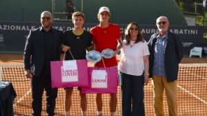 Lee más sobre el artículo Tenis masculino: LAUTARO MIDÓN SE CORONÓ EN ITALIA