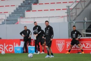 Lee más sobre el artículo Fútbol masculino: COMENZARON LOS ENTRENAMIENTOS DE CARA A LA «FINALISSIMA»