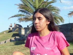 Lee más sobre el artículo Sección «Con los pies en la tierra ….»: MICAELA LEVAGGI, EL ATLETISMO DESDE LA ARENA AL MUNDO