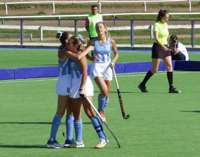 En este momento estás viendo JSJ Rosario 2022:: HOCKEY CÉSPED | CATALINA BUSTILLO, PILAR ROBLES Y ÁMBAR CAUCIGH, VOCES DE LEONCITAS (parte 1)