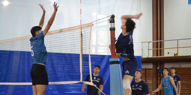 En este momento estás viendo Voley masculino: LA SELECCIÓN JUVENIL CONTINÚA SU PREPARACIÓN PARA EL SUDAMERICANO EN PERÚ