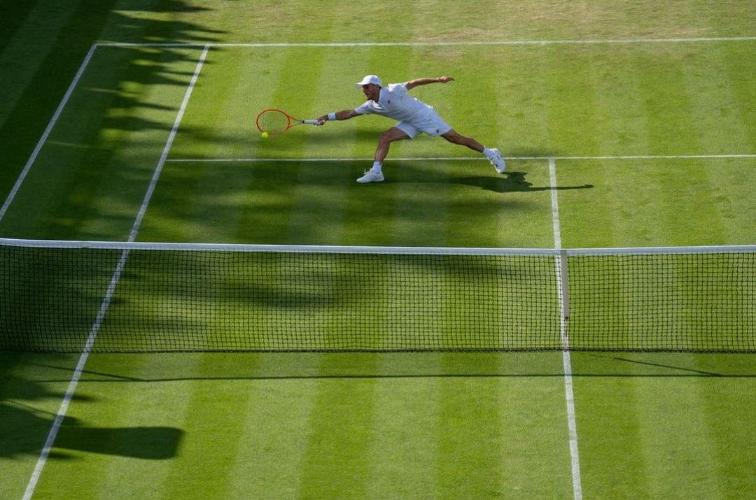 En este momento estás viendo Tenis: SCHWARTZMAN VA POR MÁS EN EL CÉSPED LONDINENSE