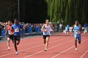 Lee más sobre el artículo Atletismo: TOMÁS MONDINO SE SUBIÓ AL PODIO EN LA GYMNASIADA