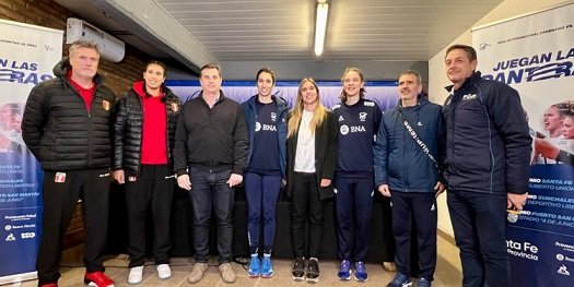 En este momento estás viendo Voley femenino: PRESENTARON LOS AMISTOSOS QUE JUGARÁN LAS PANTERAS Y LA SELECCIÓN DE PERÚ