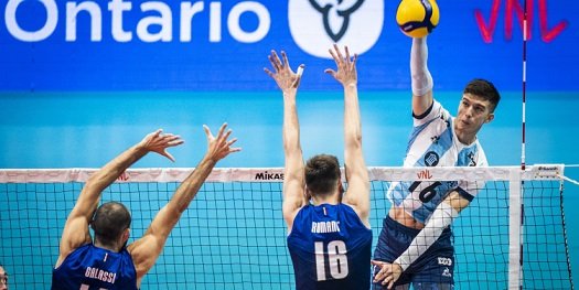 En este momento estás viendo Voley masculino: ARGENTINA PERDIÓ CON ITALIA POR LA VNL