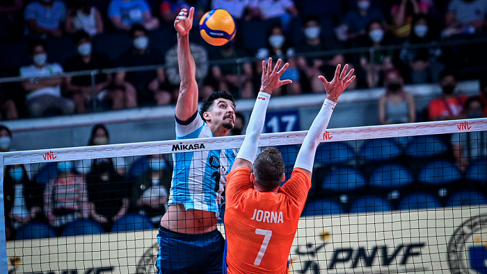 En este momento estás viendo Voley masculino: AJUSTADA DERROTA DE ARGENTINA FRENTE A PAÍSES BAJOS EN LA VNL