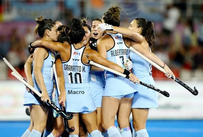 En este momento estás viendo Hockey césped femenino: LAS LEONAS SUPERARON A ALEMANIA Y JUGARÁN LA FINAL DE LA COPA DEL MUNDO