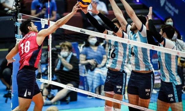 En este momento estás viendo Voley masculino: ARGENTINA CAYÓ FRENTE A ESTADOS UNIDOS EN UN PARTIDAZO