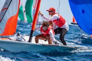 Lee más sobre el artículo Yachting/Vela: MÁXIMO VIDELA-TADEO FUNES DE RIOJA FUERON LOS CAMPEONES EN LA CLASE 29ER EN BARCELONA Y LOS HERMANOS CONTESSI QUEDARON SEXTOS EN CLASE 49ER. EN ITALIA