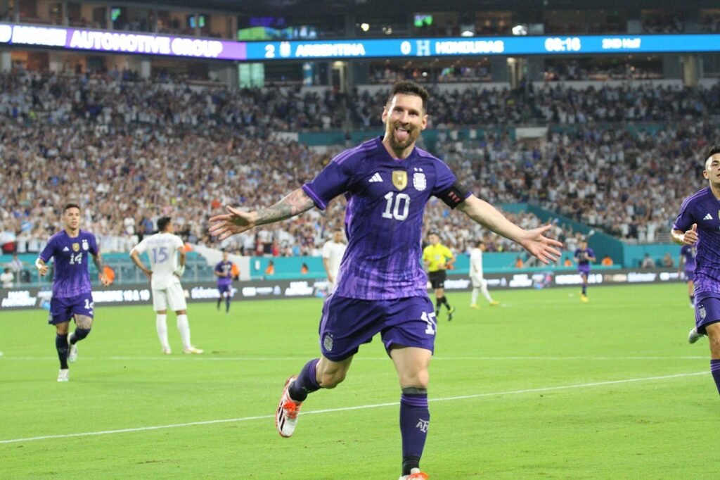 Fútbol masculino: ARGENTINA SIGUE EN RACHA AL SON DE MESSI