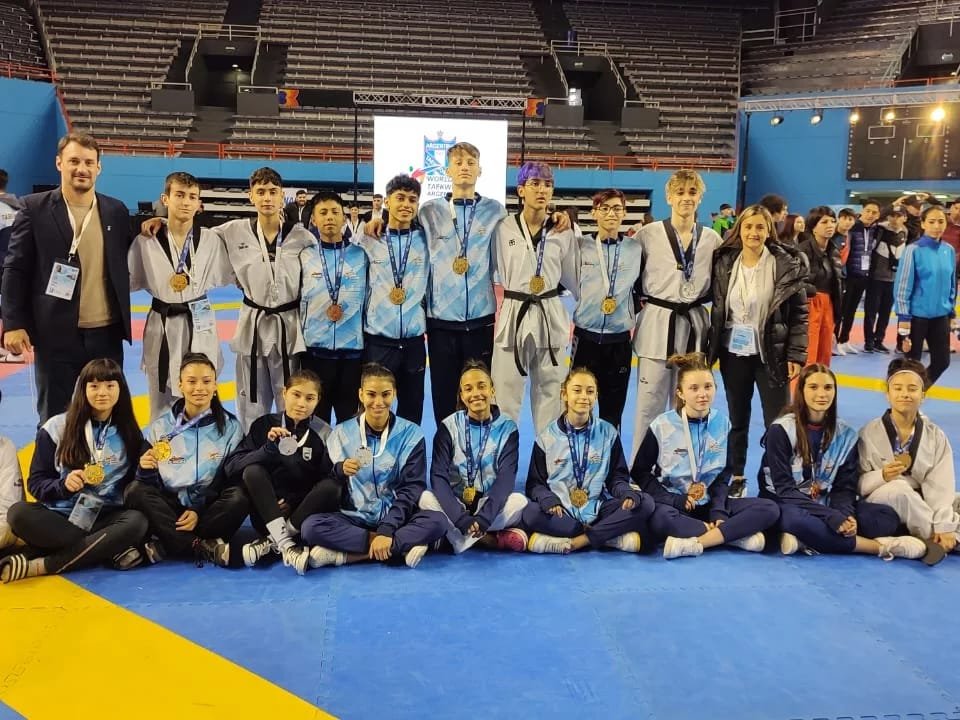 En este momento estás viendo Taekwondo: MÁS DE 50 MEDALLAS PARA EL EQUIPO NACIONAL EN EL ARGENTINA OPEN