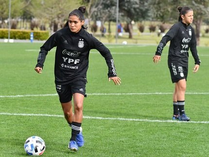 En este momento estás viendo Fútbol femenino: ÚLTIMOS ENTRENAMIENTOS ANTES DE LOS ODESUR