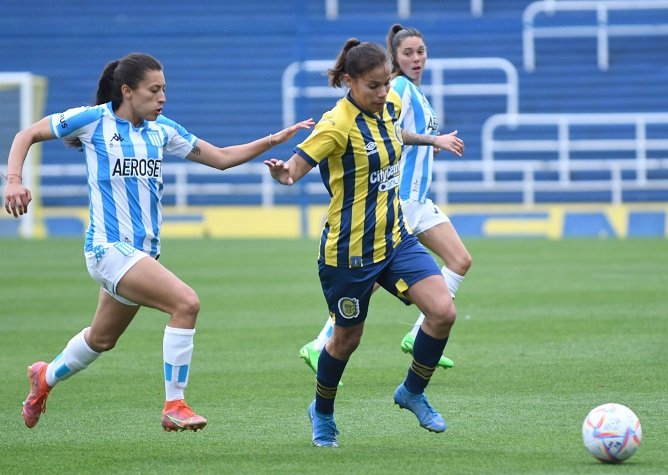 En este momento estás viendo Fútbol femenino: UAI Y BOCA DEFINIRÁN EL TÍTULO EN LA ÚLTIMA FECHA DEL TORNEO