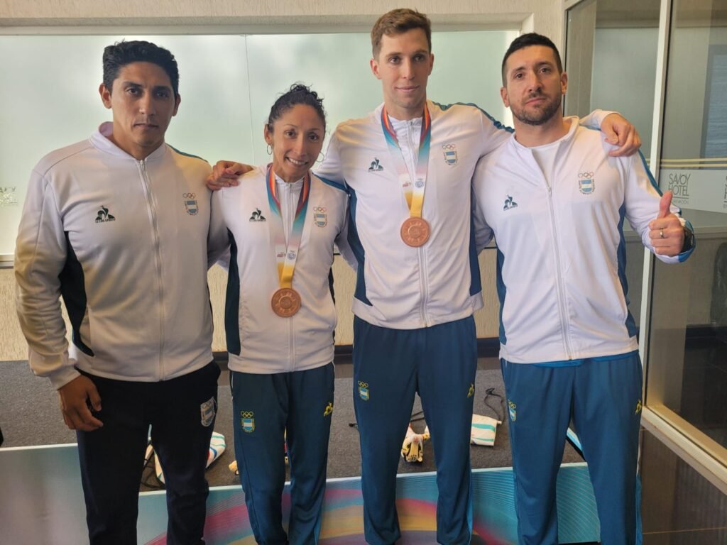 En este momento estás viendo JJSS Asunción 2022: AGUAS ABIERTAS | MEDALLA DE BRONCE EN AMBAS RAMAS PARA EL EQUIPO ARGENTINO