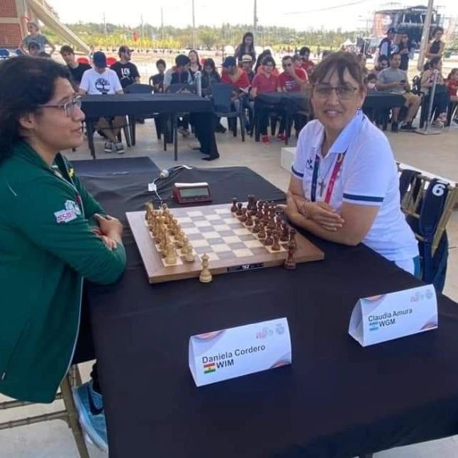 En este momento estás viendo JJSS Asunción 2022: AJEDREZ | Claudia Amura y Federico Pérez hicieron historia al ganar la medalla de plata