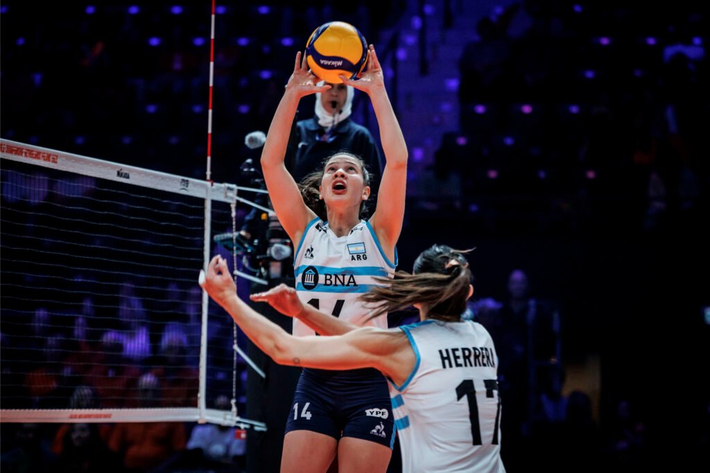 Vóley femenino: LAS PANTERAS NO PUDIERON CON ITALIA Y CAYERON 3-0
