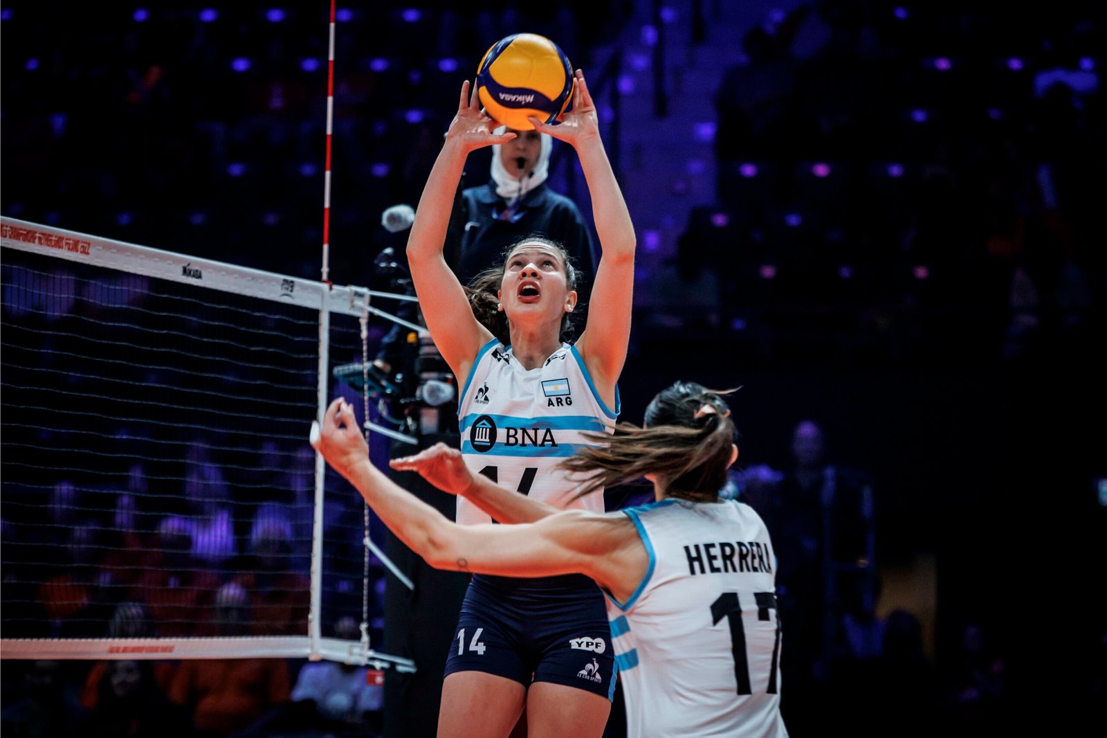 En este momento estás viendo Vóley femenino: LAS PANTERAS NO PUDIERON CON ITALIA Y CAYERON 3-0