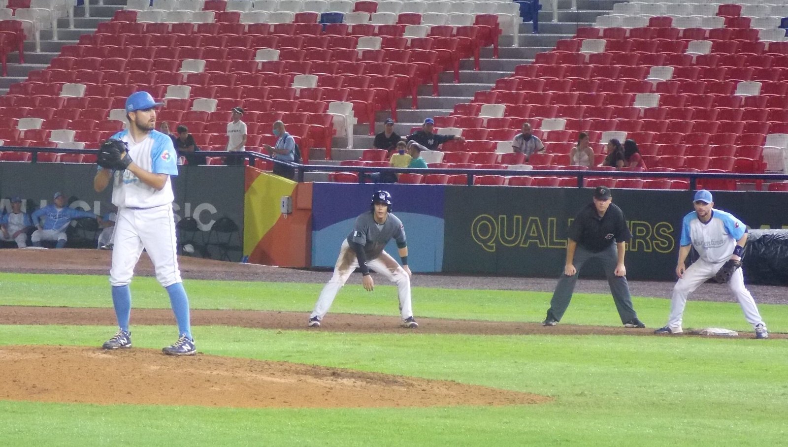 En este momento estás viendo Béisbol masculino: ARGENTINA TUVO UN DEBUT SOÑADO Y LE GANÓ A PAKISTÁN EN EL PRECLÁSICO