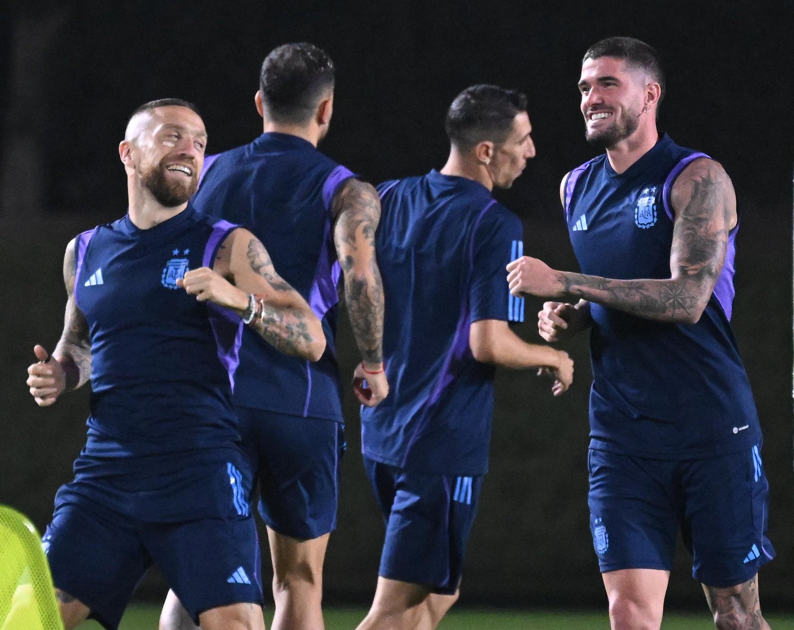 En este momento estás viendo Fútbol masculino: QATAR 2022 | «REVOLUCIÓN ARGENTINA», SCALONI CAMBIA MEDIO EQUIPO