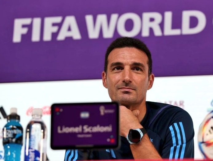 En este momento estás viendo Fútbol masculino: QATAR 2022 | «ESPEREMOS GANAR A MÉXICO Y DEDICARLE EL TRIUNFO A MARADONA» DIJO SCALONI «