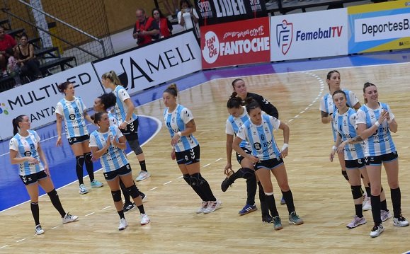 En este momento estás viendo Handball femenino: EN EL TORNEO SUR-CENTRO, LA GARRA EMPEZÓ CON VICTORIAS FRENTE A URUGUAY Y PARAGUAY